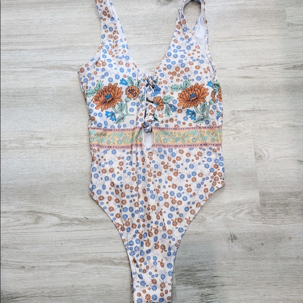 JUST ARRIVED 🎉 Boho One Piece Vintage Swimsuit - Picture 3 of 4